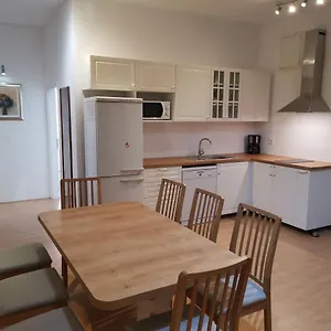 https://spacious-3br-2ba-urban-oasis-walk-everywhere.splithotels.org