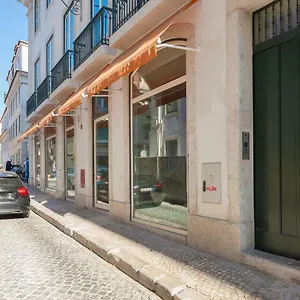 https://feels-like-home-alecrim-modern-flat.hotels-lisbon-portugal.com